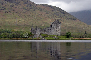 Erected in the mid-fifteenth century on the northeastern shore of Loch Awe in western Scotland, Kilchurn Castle had fallen into disrepair by Wordsworth’s time and had accordingly become a favorite site for enthusiasts of the picturesque. Photo: Chrys Rynearson (exposur3.com), Wikimedia Commons.